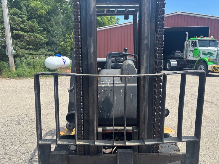 #2246-•-baker-forklift-image-24