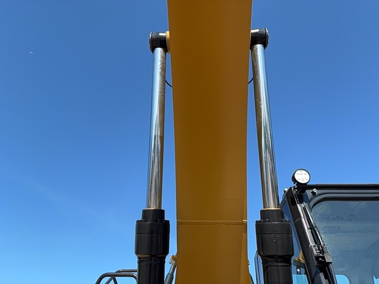 caterpillar-320gc-image-11