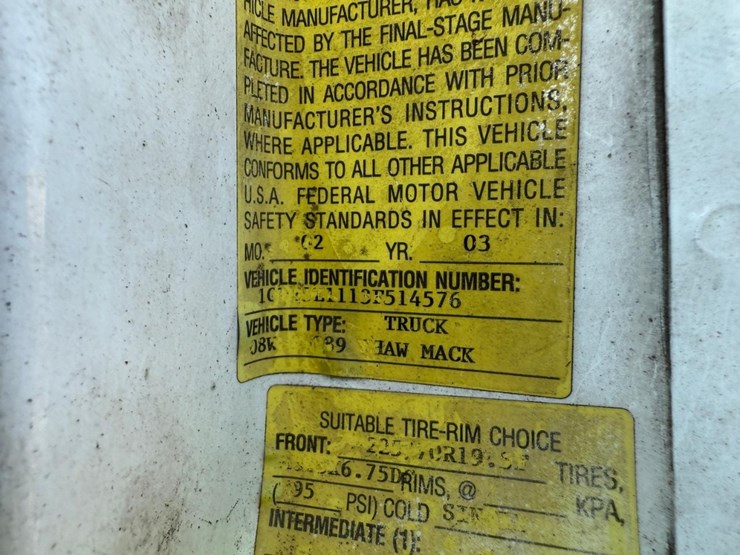 2003-gmc-topkick-image-34