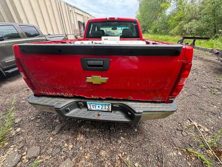 #1868-•-2009-chevy-silverado-pickup-truck-image-4