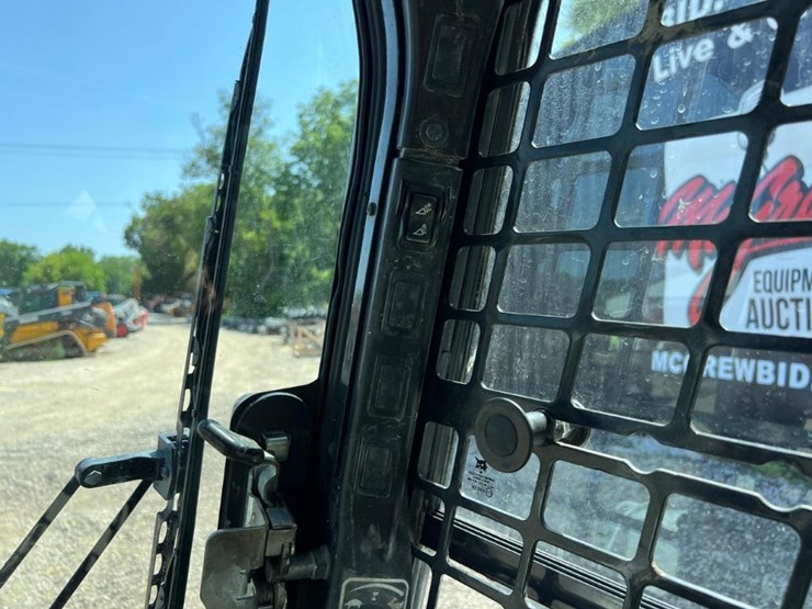2023-bobcat-t770-image-19
