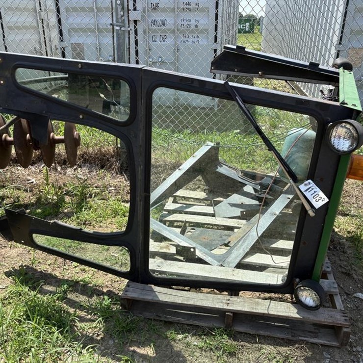 JOHN DEERE 5300
