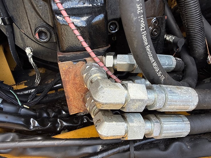 2014-caterpillar-501-image-61