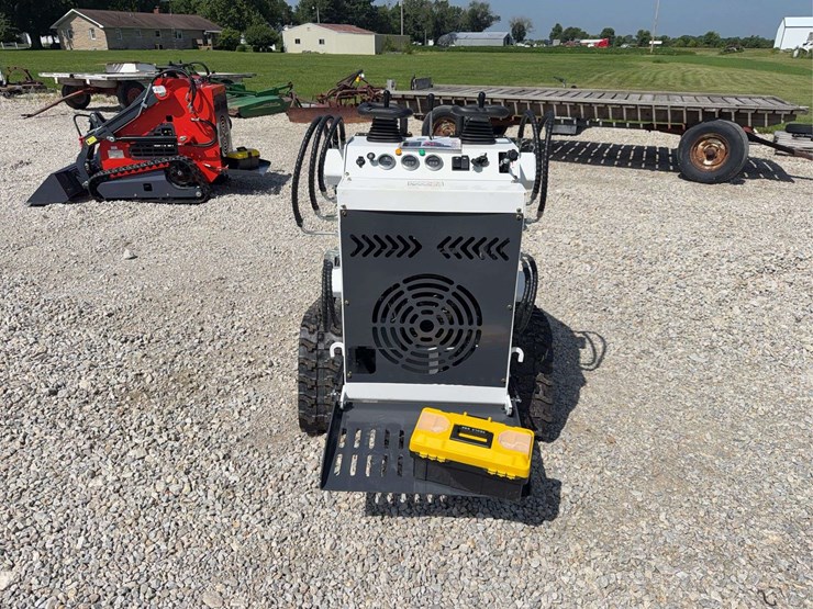 2026-zjg-zj-380-tracked-mini-skid-steer-loader-image-5