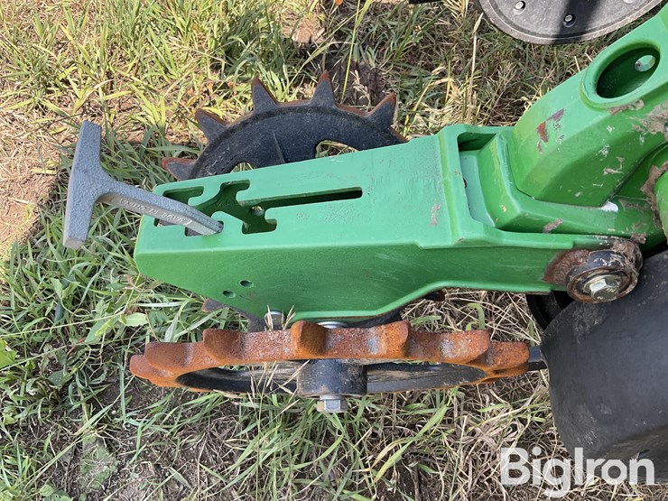 2017-john-deere-1775nt-image-11