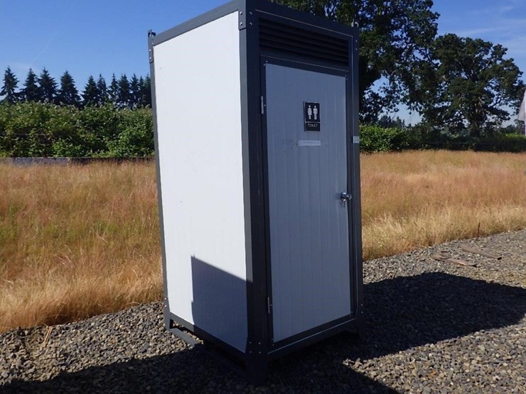 single-stall-portable-toilet-image-1
