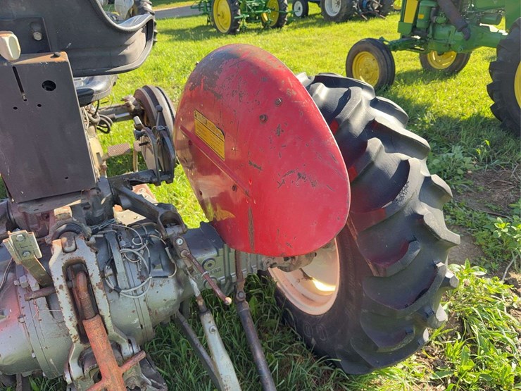massey-ferguson-235-image-7