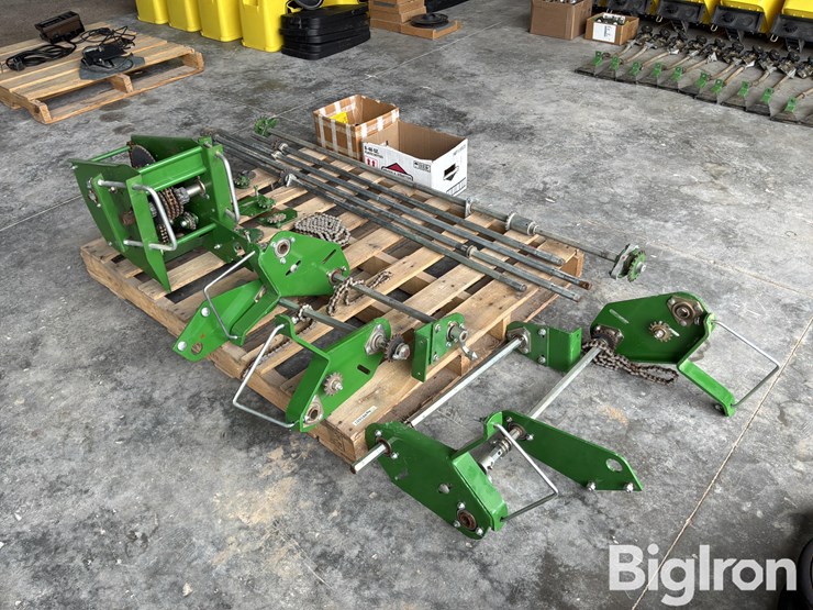 john-deere-12-image-3
