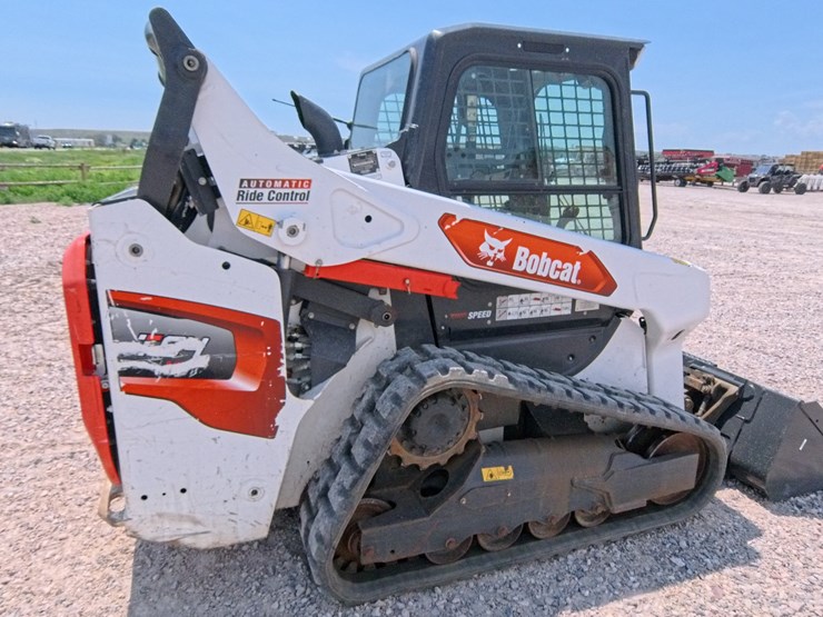 2021-bobcat-t64-image-30