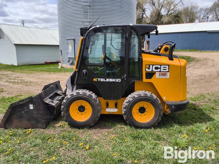 2024-jcb-3ts-8w-image-8