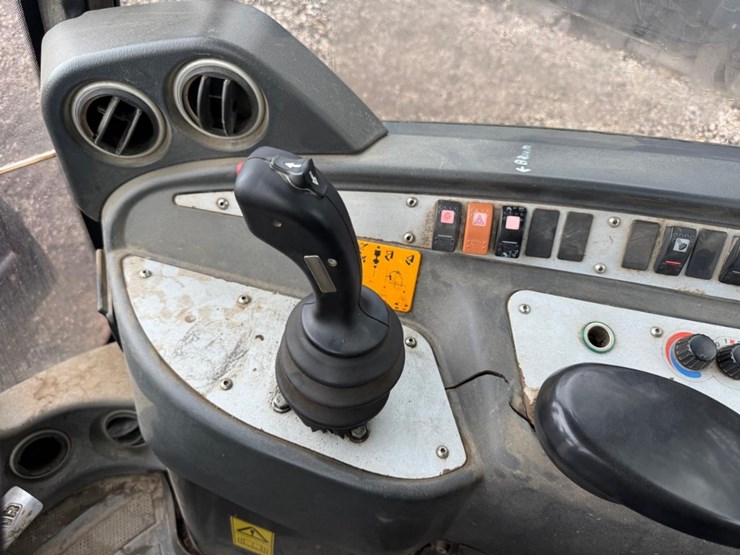 jcb-406-image-24