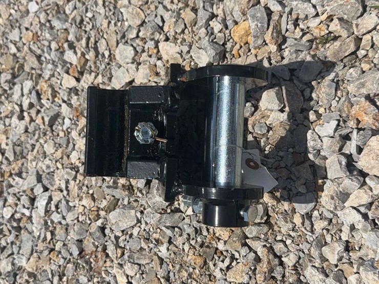 dx-032-mini-excavator-quick-coupler-image-2