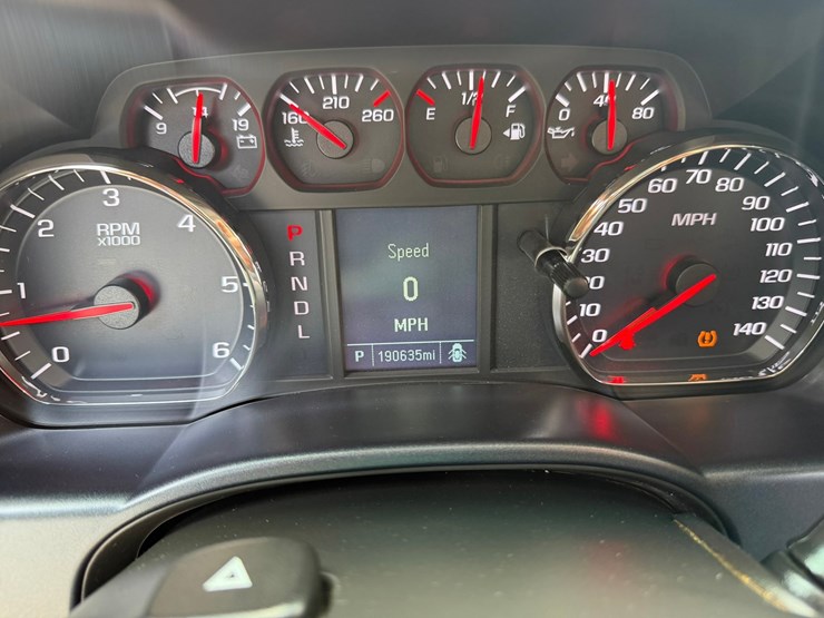2019-chevrolet-silverado-1500-image-30