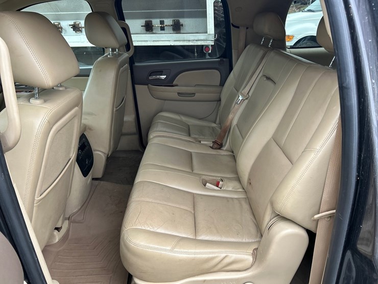 2010-gmc-yukon-image-39