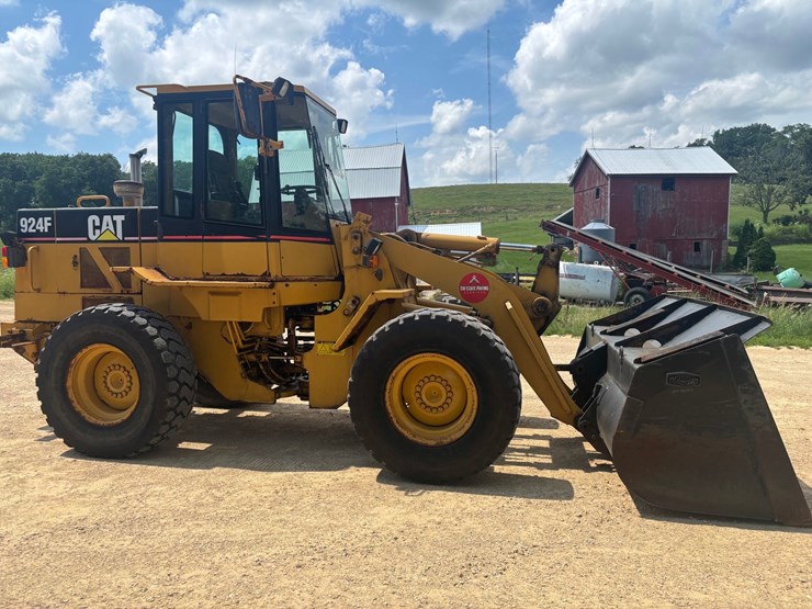 caterpillar-924f-image-1