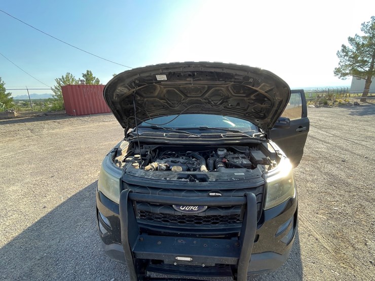 2016-ford-explorer-image-113