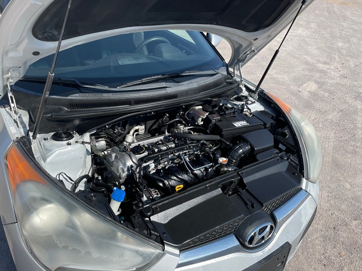 #154-•-2013-hyundai-veloster-(nm-title-in-delay)-image-25