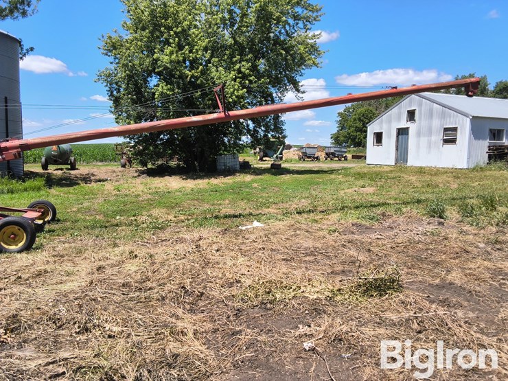 sudenga-auger-w/-truck-hopper-image-9