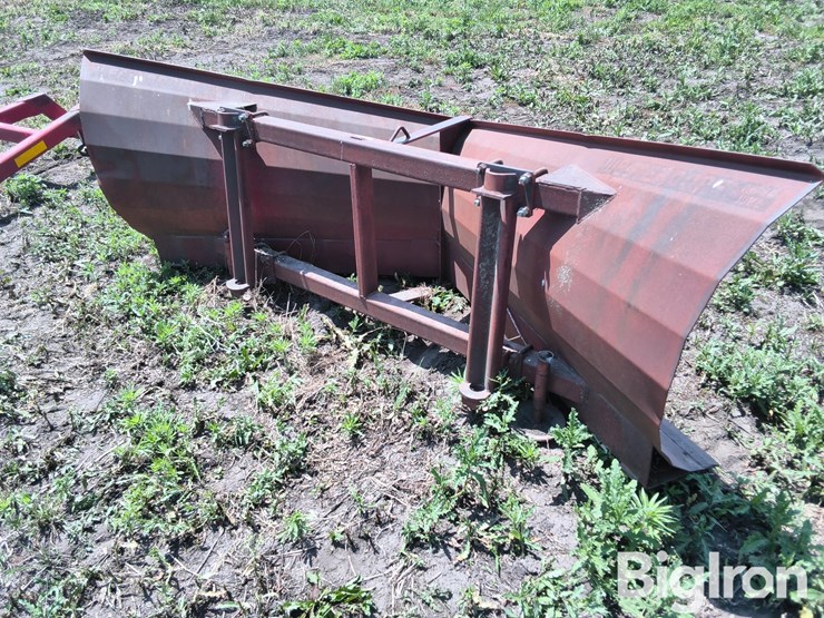 loader-v-snow-plow-image-1