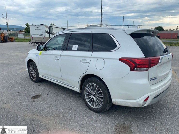 2022-mitsubishi-outlander-image-7