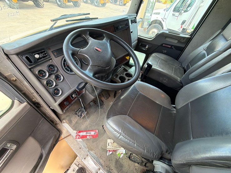 2009-kenworth-t370-image-15