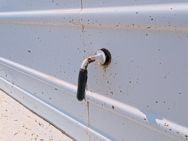 #1088-•-2000-donahue-livestock-trailer-image-18
