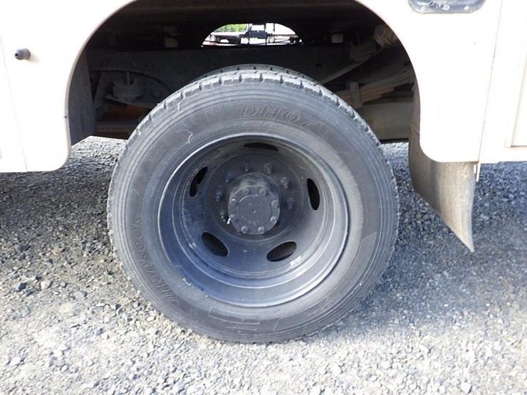 2012-ford-f550-image-9