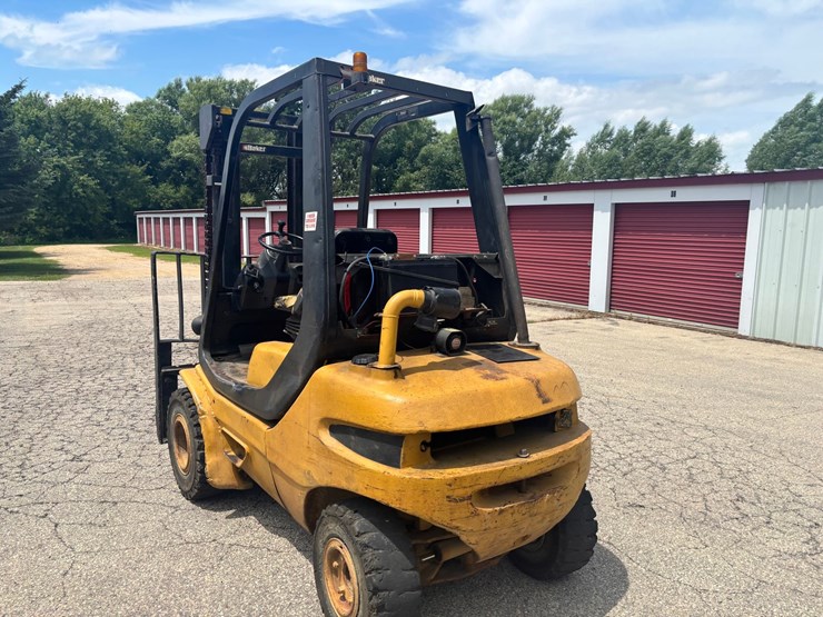 #2246-•-baker-forklift-image-3