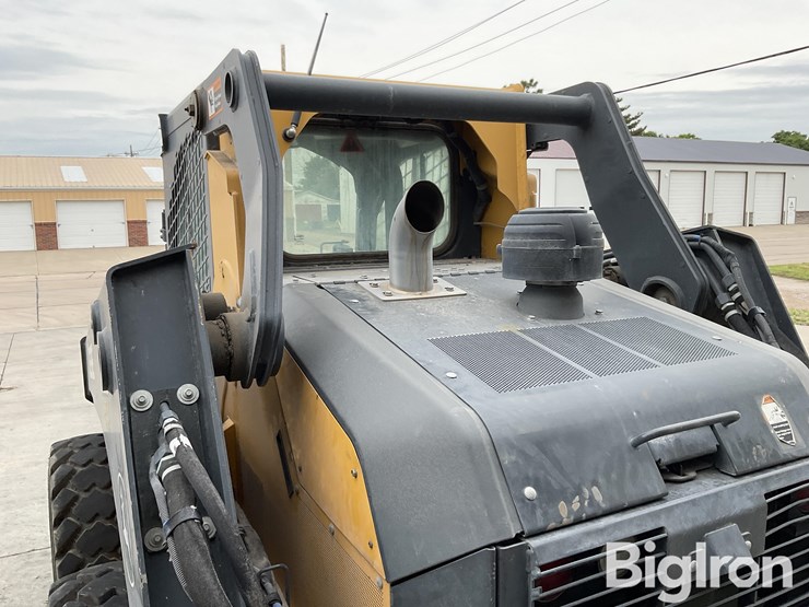 2020-deere-332g-image-18