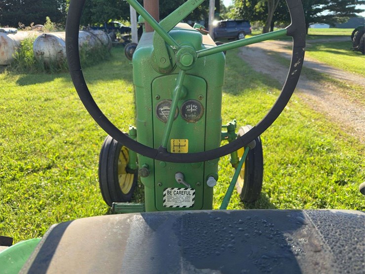 john-deere-320s-image-17