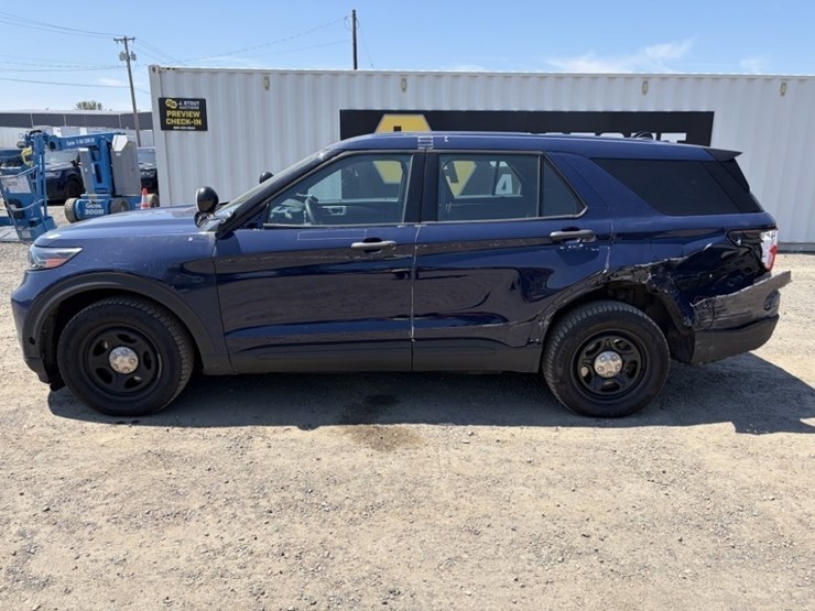 2020-ford-explorer-image-7