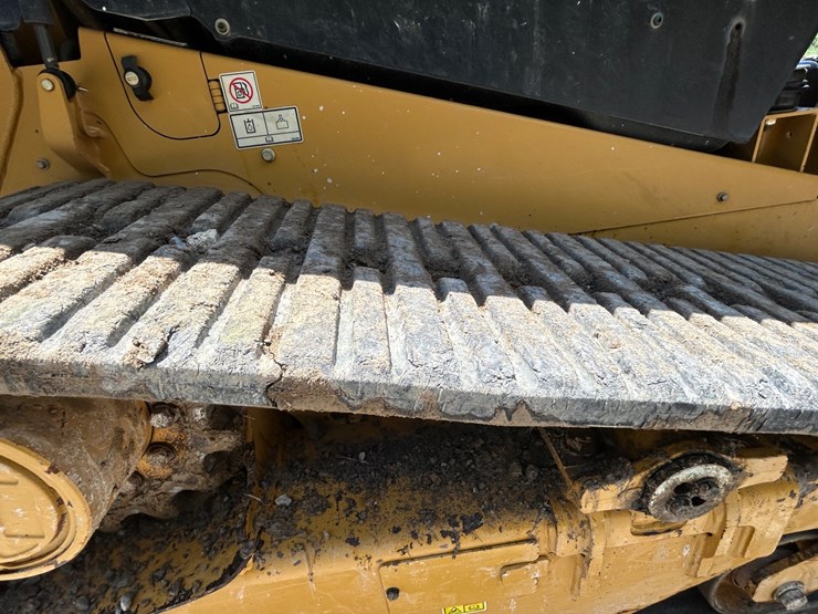 2025-caterpillar-259d3-image-12