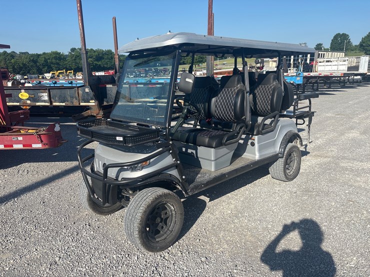 #42-•-2023-epic-e60l-6-passenger-electric-golf-cart-image-1