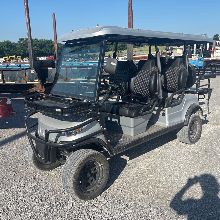 #42 • 2023 EPIC E60L 6 PASSENGER ELECTRIC GOLF CART