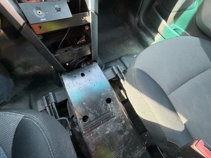 2013-ford-explorer-image-32