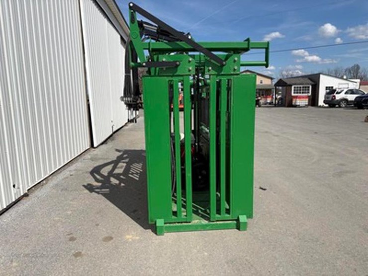 hydraulic-squeeze-chute-image-7