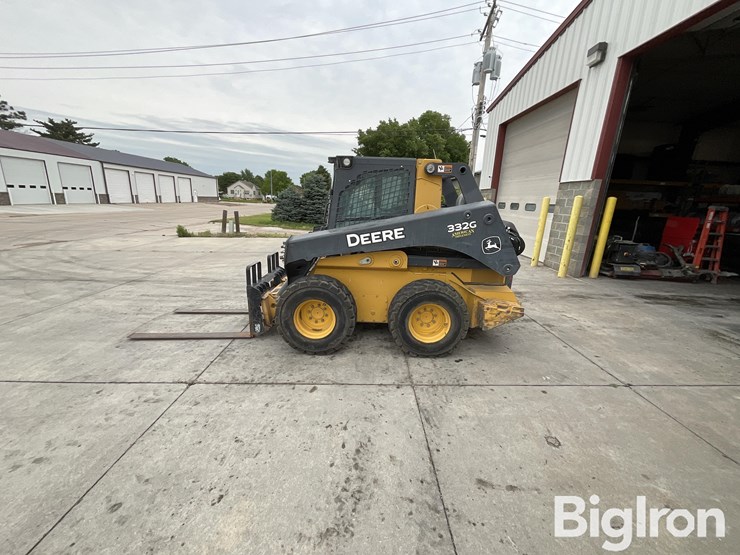 2020-deere-332g-image-8