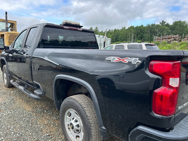 2020-chevrolet-2500hd-image-16