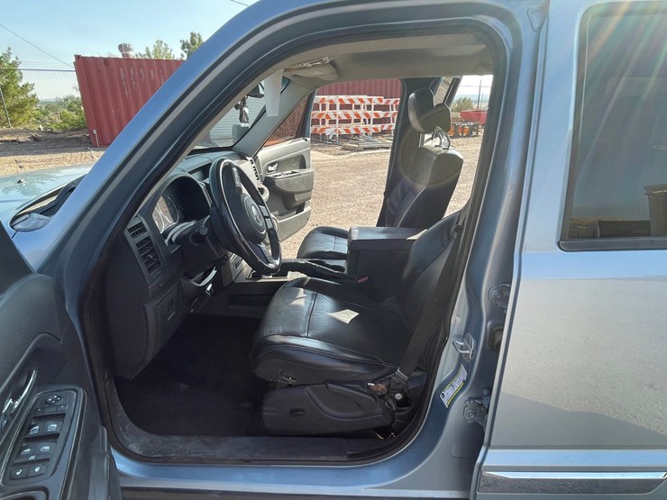 2012-jeep-liberty-image-58