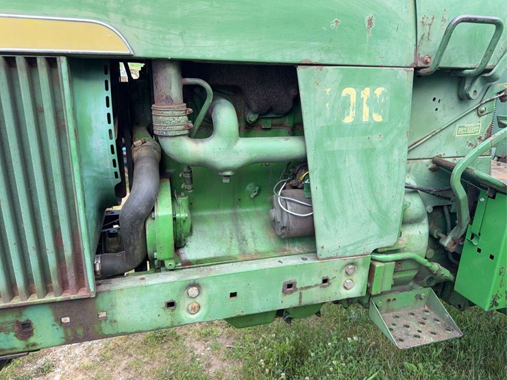 john-deere-3010-image-23