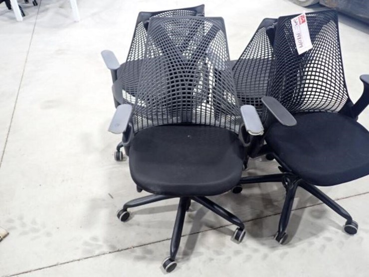 qty-of-(4)-desk-chairs-image-8