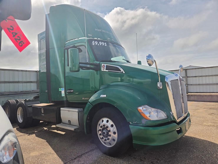 2015-kenworth-t680-image-33
