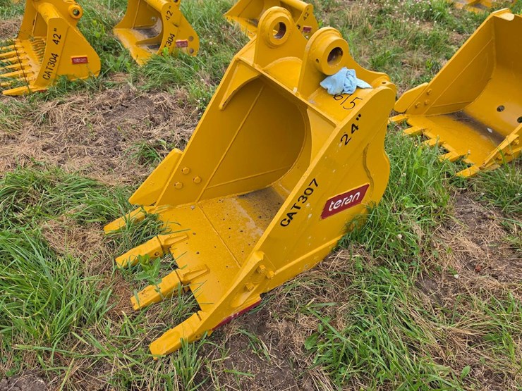 caterpillar-307-image-1