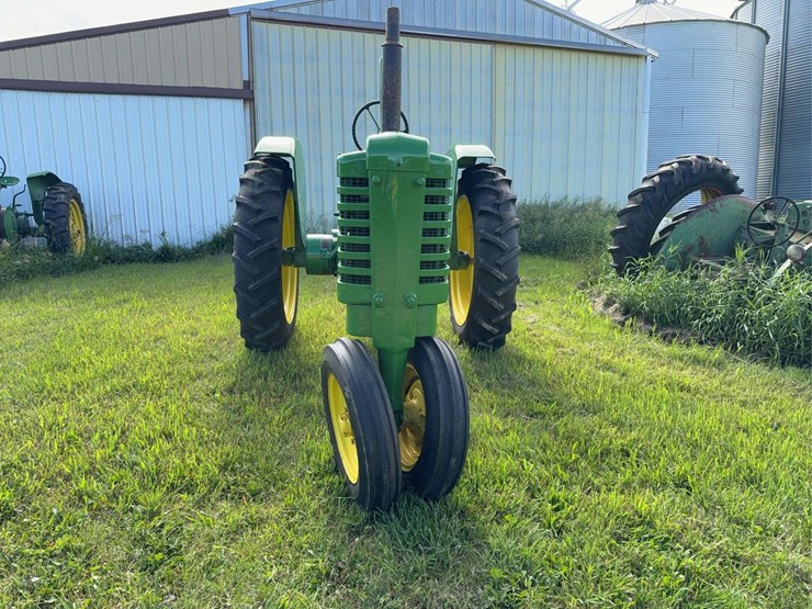 john-deere-model-b-image-2