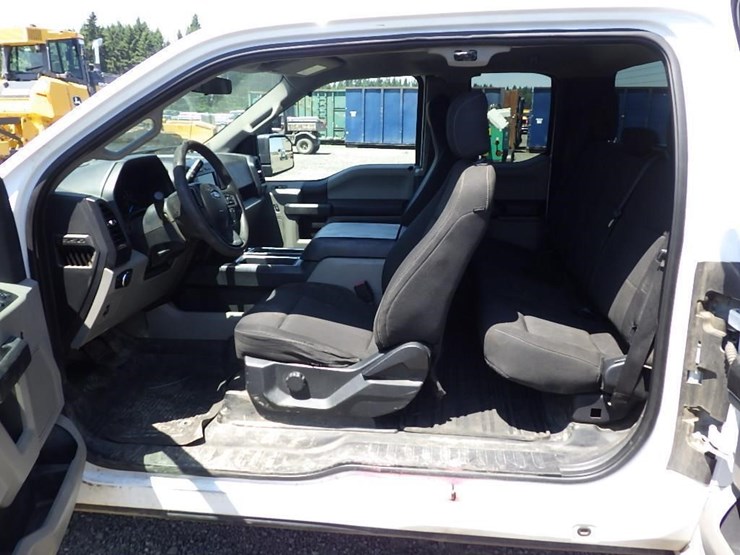 2017-ford-f150-image-16