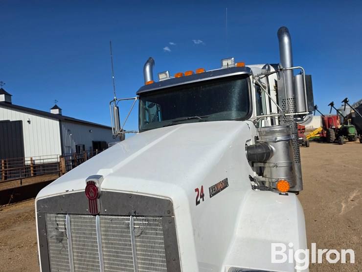 2018-kenworth-t800-image-15