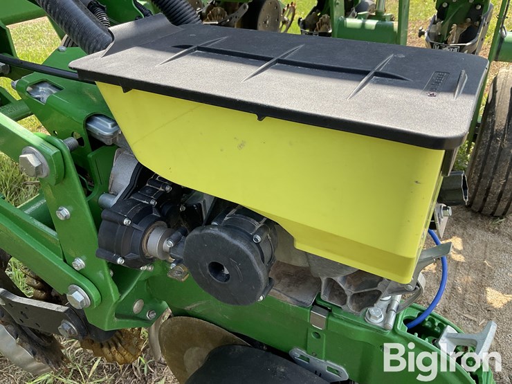 2017-john-deere-1775nt-image-16