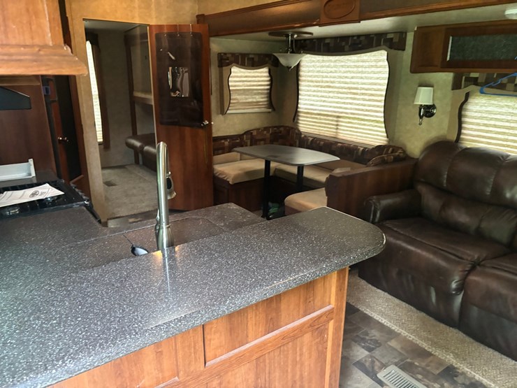 #2231-•-2014-crusader-335-5th-wheel-camper-image-44
