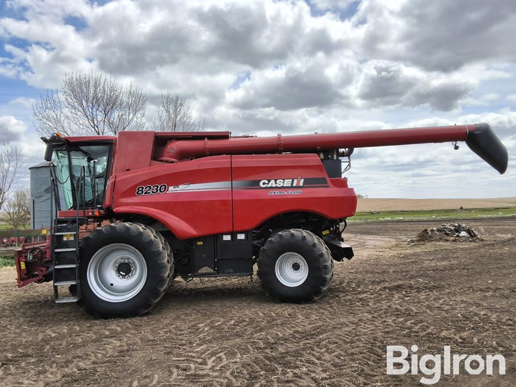 2013-case-ih-8230-image-9