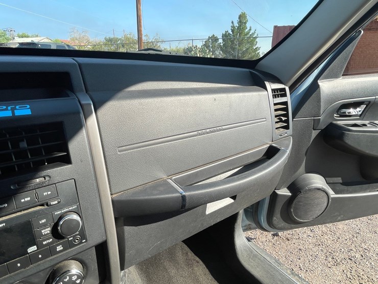 2012-jeep-liberty-image-67